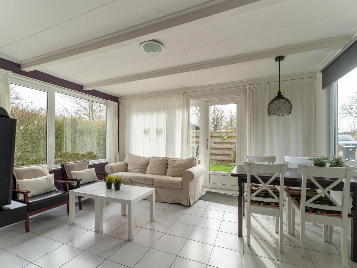 Vakantiehuis Modern In With Terrace Baarland